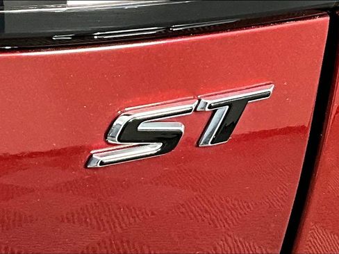 Used 2021 Buick Envision Essence w/ Technology Package I image 25