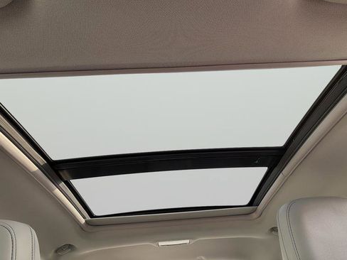 Used 2017 Chevrolet Malibu Premier w/ Premier Sun and Wheel Package image 26