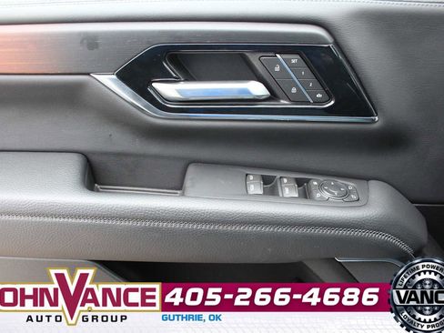 Used 2025 GMC Yukon Denali AWD/4WD image 31