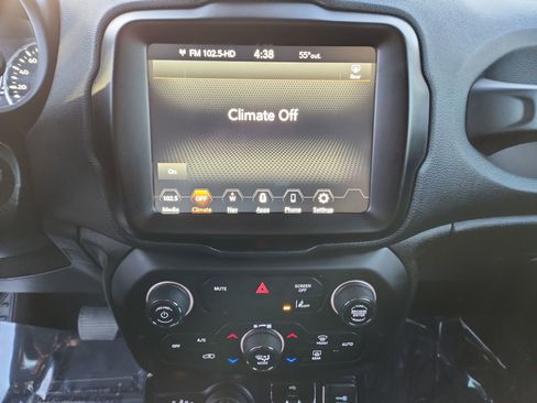 Certified 2023 Jeep Renegade Latitude image 16