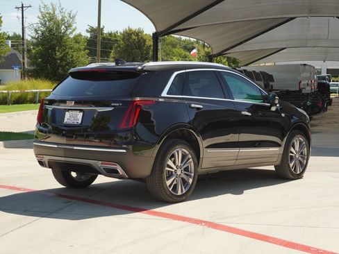 Used 2025 Cadillac XT5 Premium Luxury FWD image 5