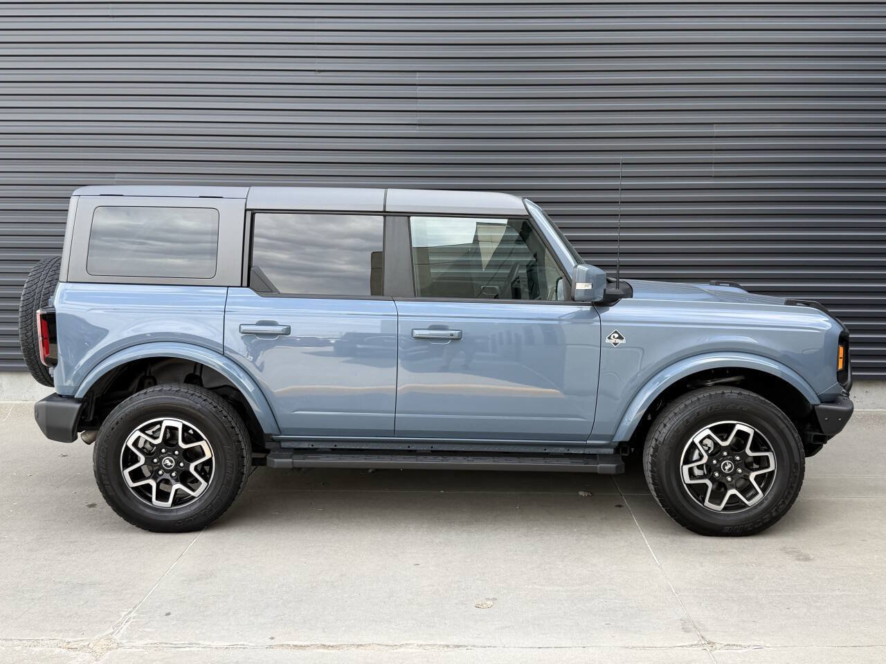 Used 2024 Ford Bronco Outer Banks AWD/4WD image 10