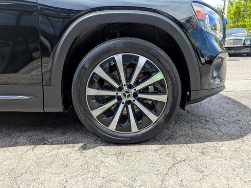 Used 2021 Mercedes-Benz GLB 250 4MATIC w/ Premium Package image 54