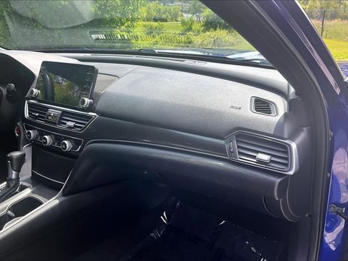 Used 2018 Honda Accord Sport image 18