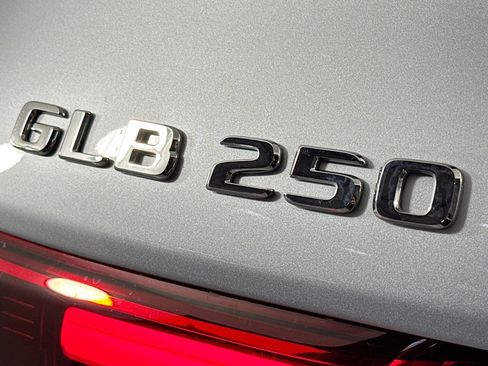 New 2026 Mercedes-Benz GLB 250 image 8