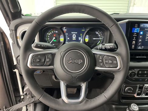 Used 2025 Jeep Wrangler Sahara 4xe w/ Safety Group image 17