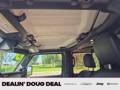Used 2020 Jeep Gladiator Overland AWD/4WD image 21