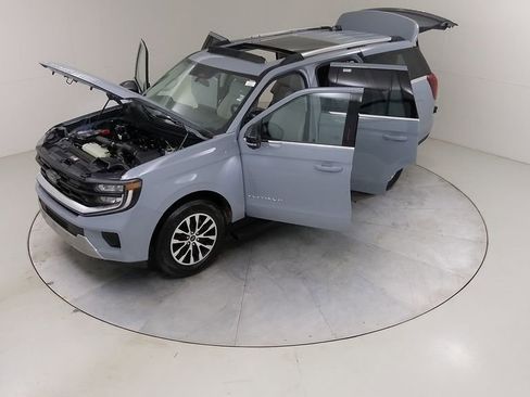 New 2025 Ford Expedition Platinum image 60