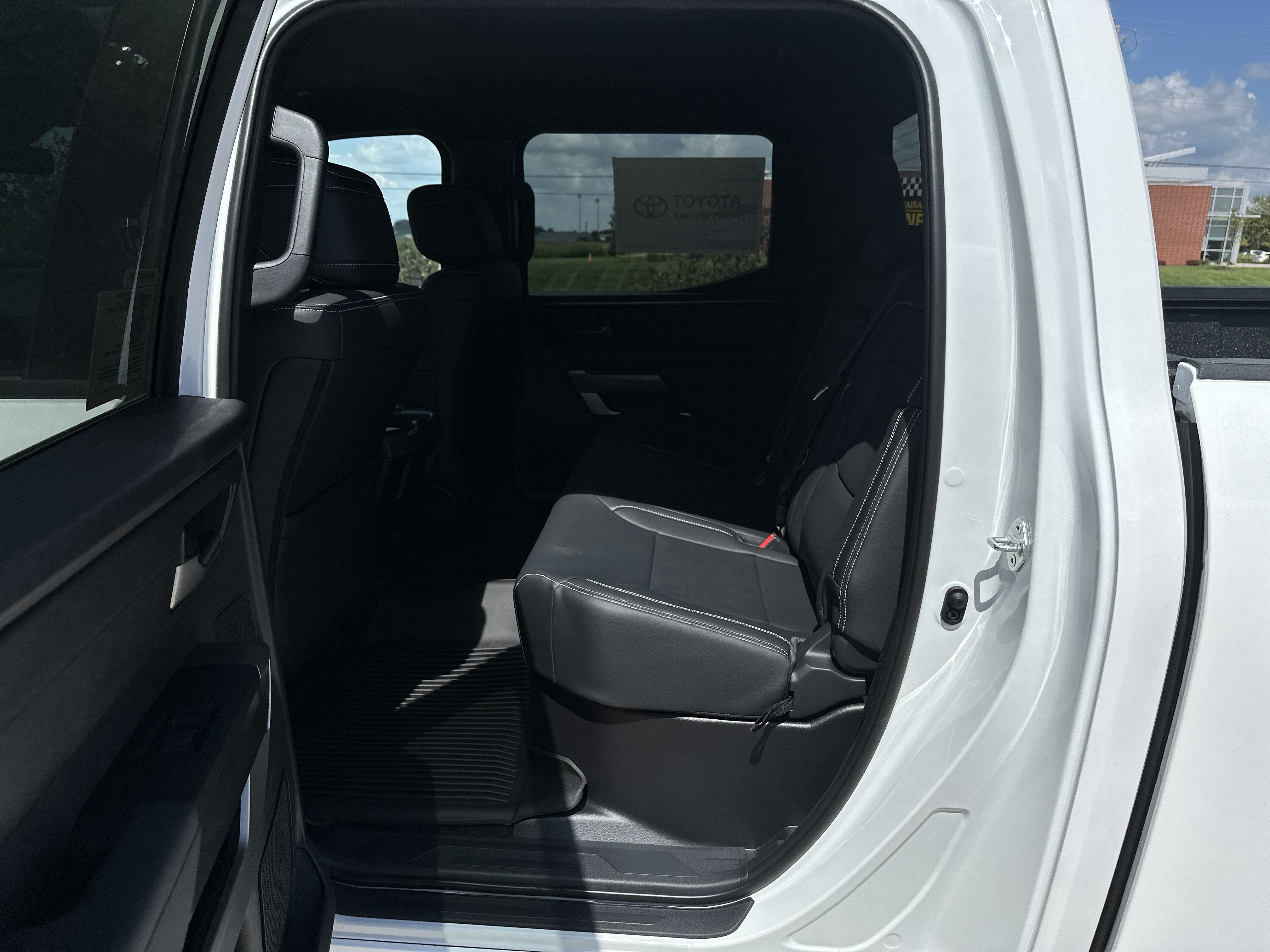 Used 2026 Toyota Tundra SR5 w/ SR5 Premium Package AWD/4WD image 7