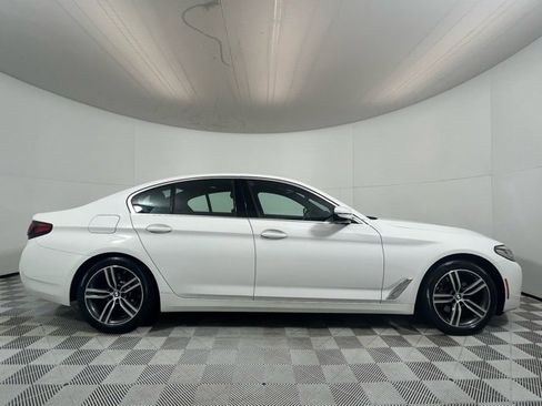 Used 2022 BMW 530i xDrive w/ Premium Package image 8