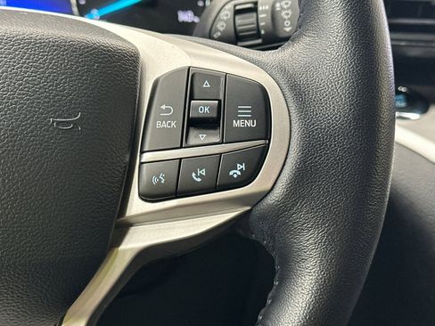 Used 2023 Ford Explorer XLT image 32