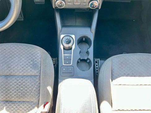 Used 2021 Ford Escape SE w/ SE Sport Appearance Package image 24