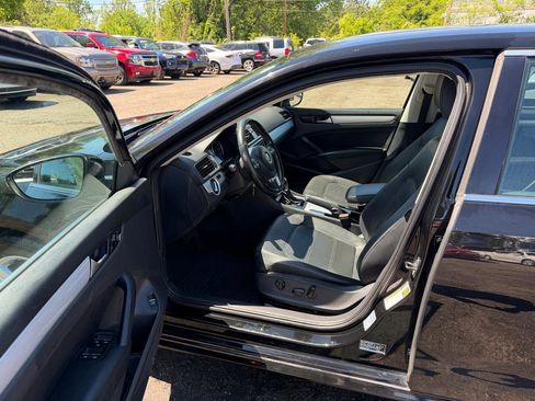 Used 2012 Volkswagen Passat 2.5 SE FWD image 14