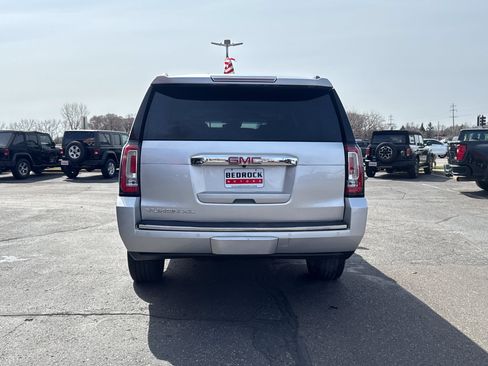 Used 2016 GMC Yukon XL Denali w/ Open Road Package AWD/4WD image 6
