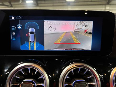 Certified 2025 Mercedes-Benz GLA 250 4MATIC image 33