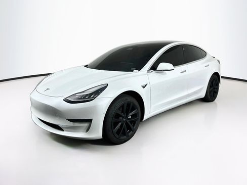 Used 2020 Tesla Model 3 Standard Range Plus RWD image 3