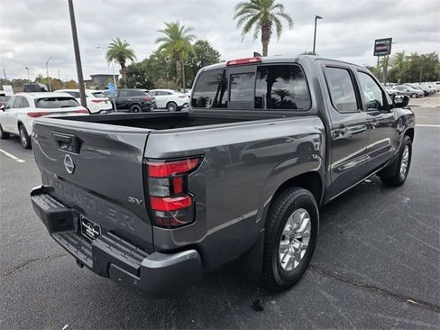 Used 2022 Nissan Frontier SV w/ Technology Package image 6