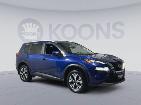 Used 2023 Nissan Rogue SV w/ SV Premium B Package image 2