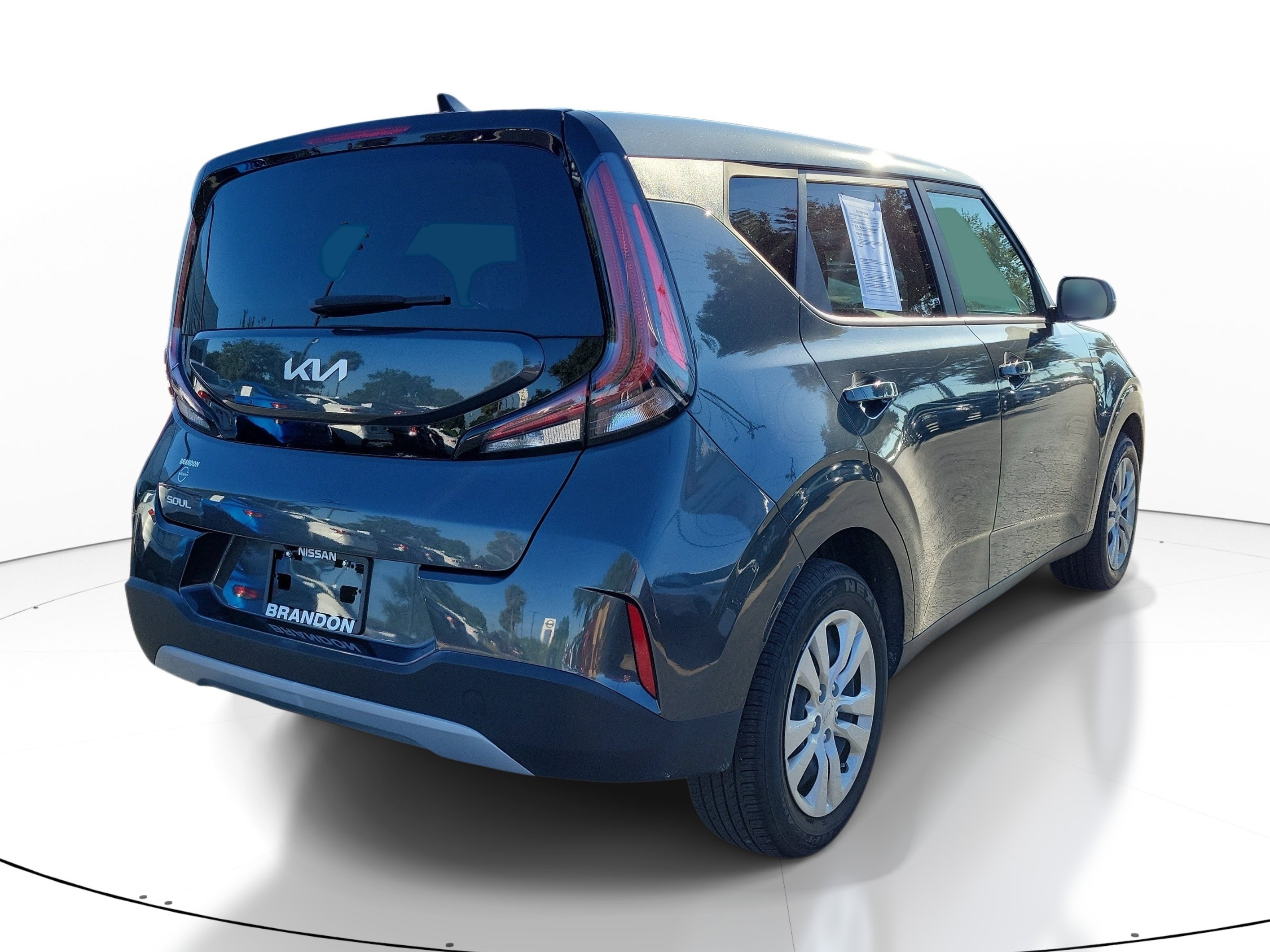 Used 2024 Kia Soul LX FWD image 7