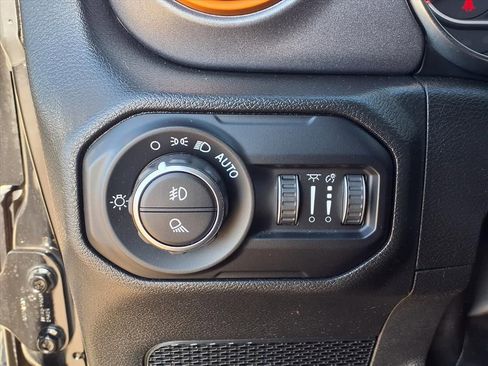 Used 2022 Jeep Gladiator Mojave w/ LED Lighting Group image 11