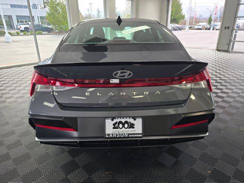 New 2026 Hyundai Elantra SEL Sport Premium FWD image 4