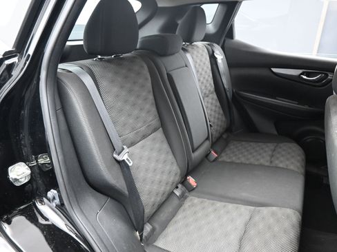 Used 2018 Nissan Rogue Sport SV w/ SV Technology Package image 14