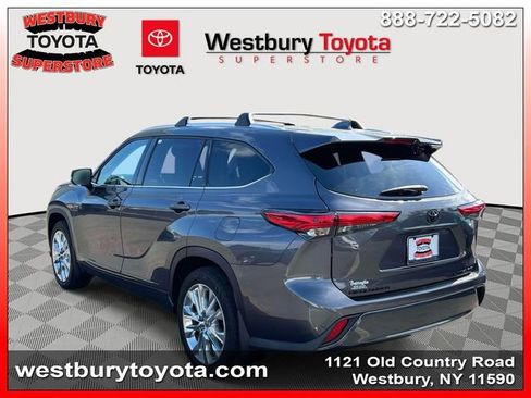 Used 2022 Toyota Highlander Limited AWD/4WD image 11
