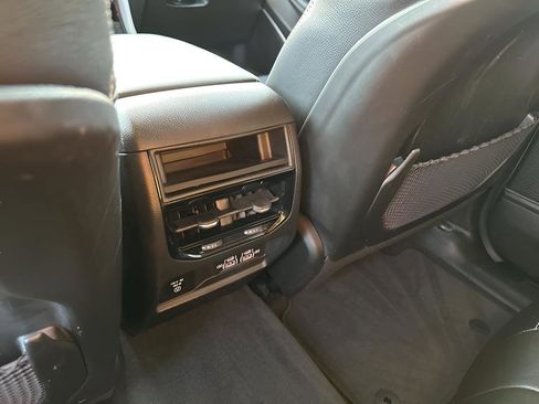 Used 2022 Jeep Grand Cherokee Laredo w/ Luxury Tech Group I image 21