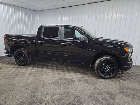 Used 2024 Chevrolet Silverado 1500 Custom w/ Dark Appearance Package image 1