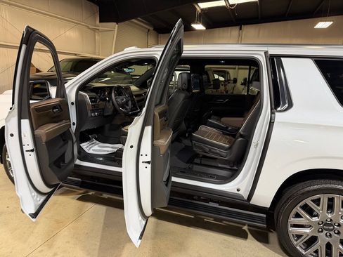 Used 2026 GMC Yukon XL Denali Ultimate AWD/4WD image 52