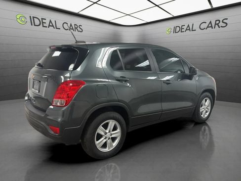 Used 2019 Chevrolet Trax LS w/ Tint and Cruise Package FWD image 5