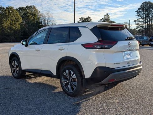 Certified 2023 Nissan Rogue SV image 6