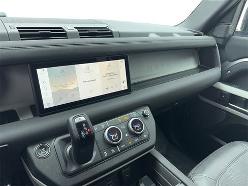 Used 2023 Land Rover Defender 110 SE image 27