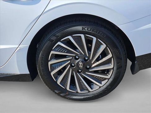 New 2026 Hyundai Sonata Limited image 9