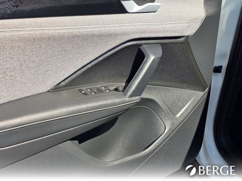 Used 2025 Volkswagen Tiguan S FWD image 12
