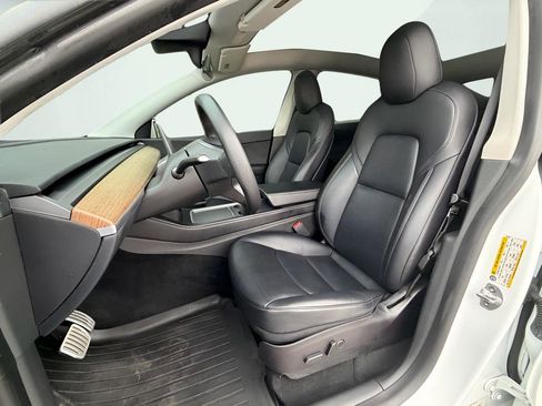 Used 2022 Tesla Model Y Performance image 15