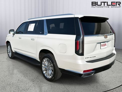 Used 2024 Cadillac Escalade ESV Premium Luxury AWD/4WD image 4