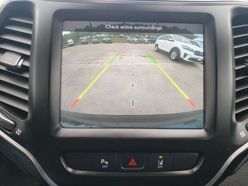 Certified 2021 Jeep Cherokee Latitude Lux w/ Comfort/Convenience Group AWD/4WD image 20