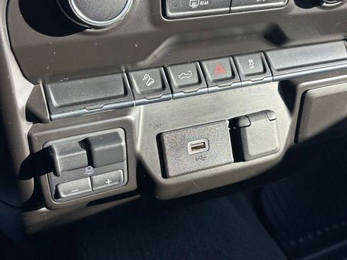 Used 2019 Chevrolet Silverado 1500 Custom Trail Boss w/ Custom Convenience Package image 22