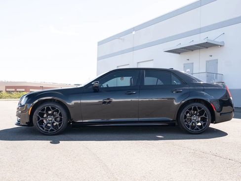 Used 2019 Chrysler 300 S w/ S Model Appearance Package RWD image 3