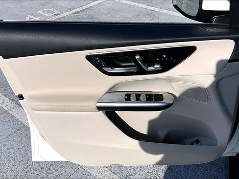 Certified 2025 Mercedes-Benz GLC 300 image 21