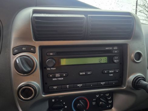 Used 2011 Ford Ranger XLT image 14