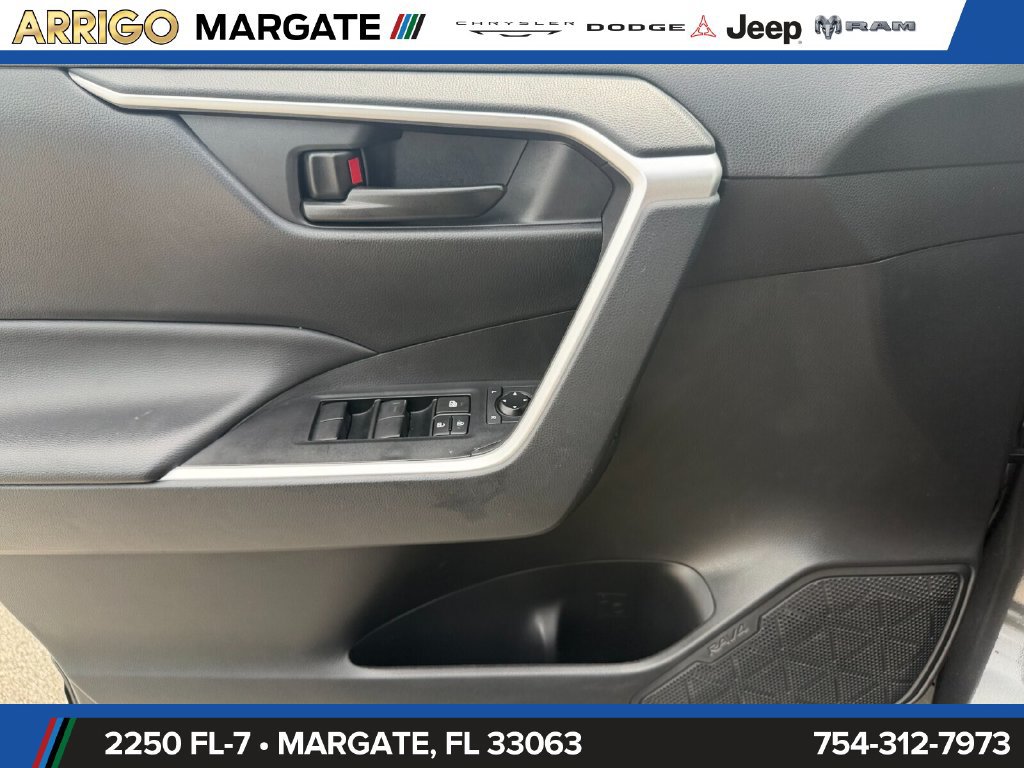 Used 2023 Toyota RAV4 LE FWD image 33