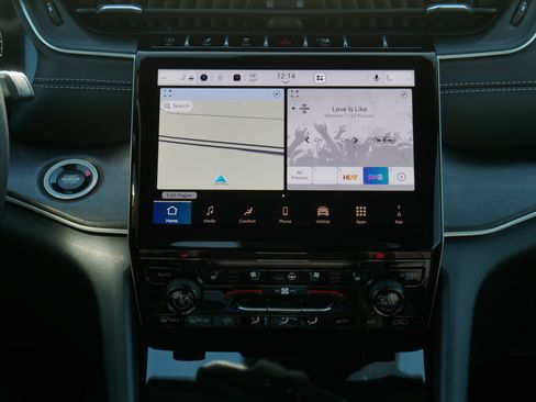 New 2025 Jeep Grand Cherokee Limited image 10