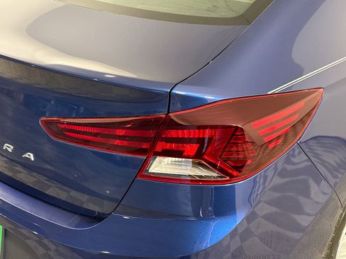 Used 2019 Hyundai Elantra SE image 33