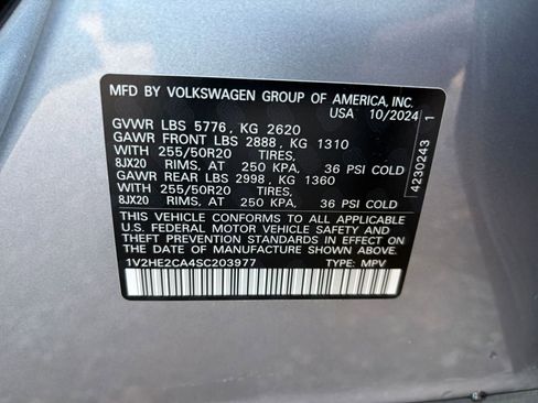 Used 2025 Volkswagen Atlas Cross Sport SE image 30