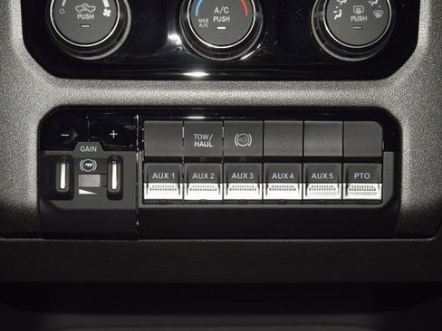 Used 2026 RAM 3500 Tradesman w/ Chrome Appearance Group image 23