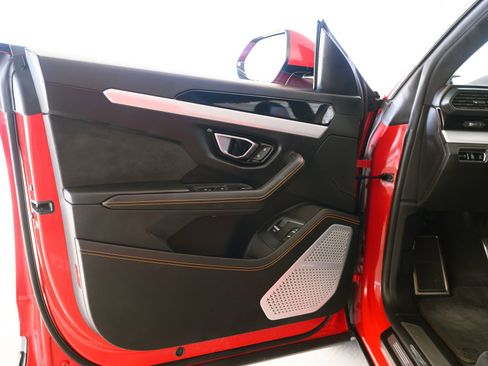 Used 2019 Lamborghini Urus image 19