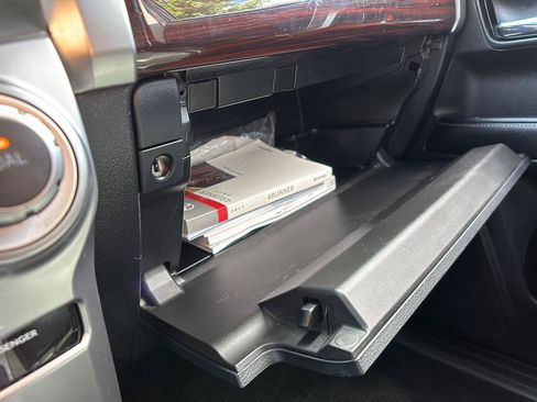 Used 2017 Toyota 4Runner Limited AWD/4WD image 32