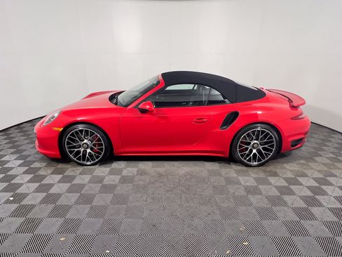 Used 2015 Porsche 911 4 Cabriolet AWD/4WD image 2